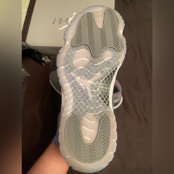 Jordan 11’s Cool Greys - Picture 5 of 8